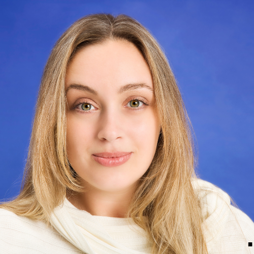 <em>Ayşe K.</em>